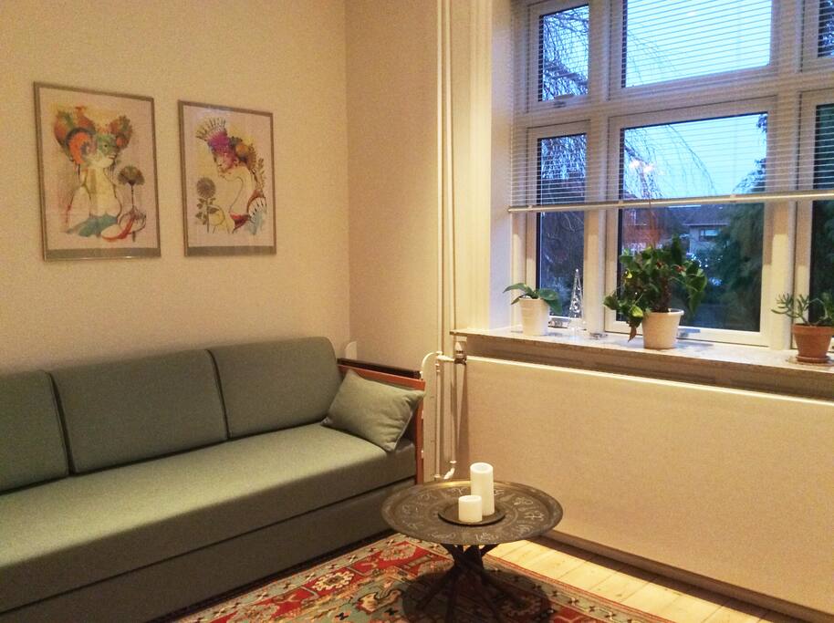 the Sofa with view to the garden