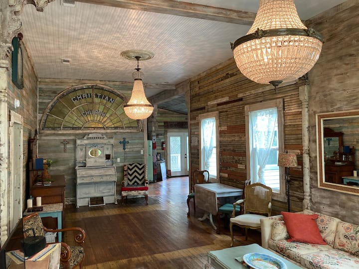 Colonels Quarters - Inspiring And Enchanting - Smithville, TX