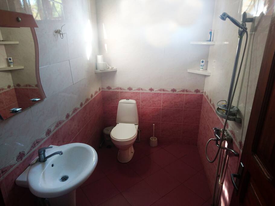 Bathroom 2 Floor