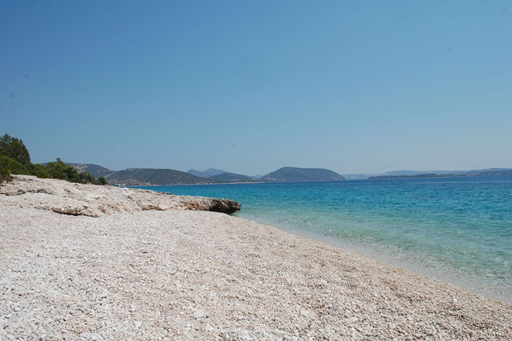 Beach at 4 min walk from the house