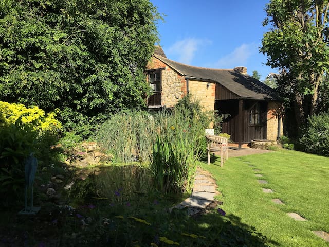 The Old Forge - beautiful detached studio