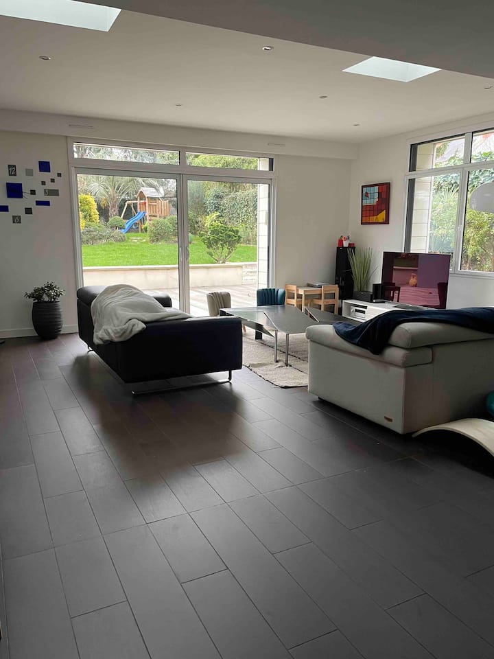 Très Jolie Maison De 220m2 Proche Centre Ville - Nantes