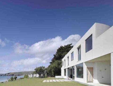 ‘Little cottage’Praa sands Beach House - sea views