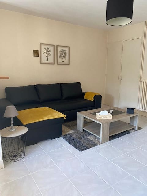 House between countryside and city near Futuroscope