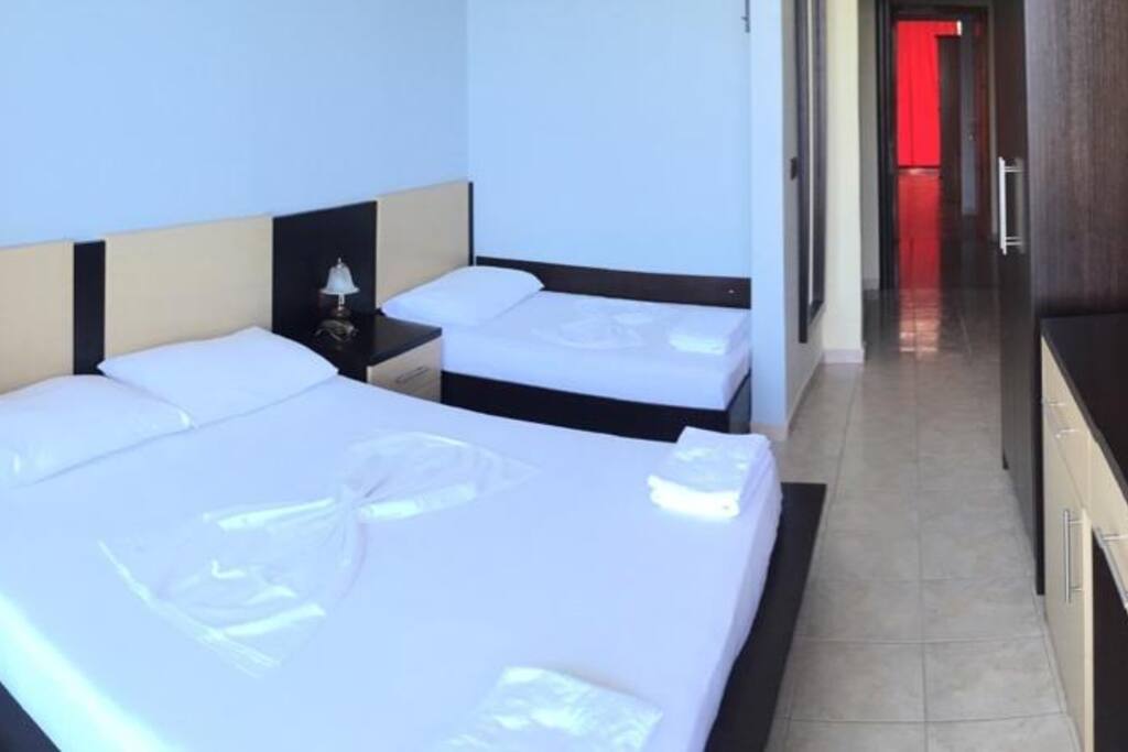 camera da letto con letto agguntivo