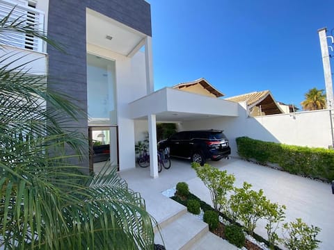 PREMIUM HOUSE WITH HEATED POOL 100 M FROM THE BEACH