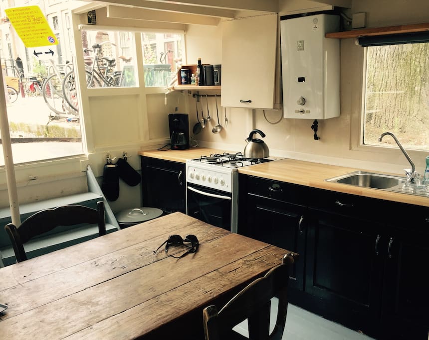 Fully equipped kitchen