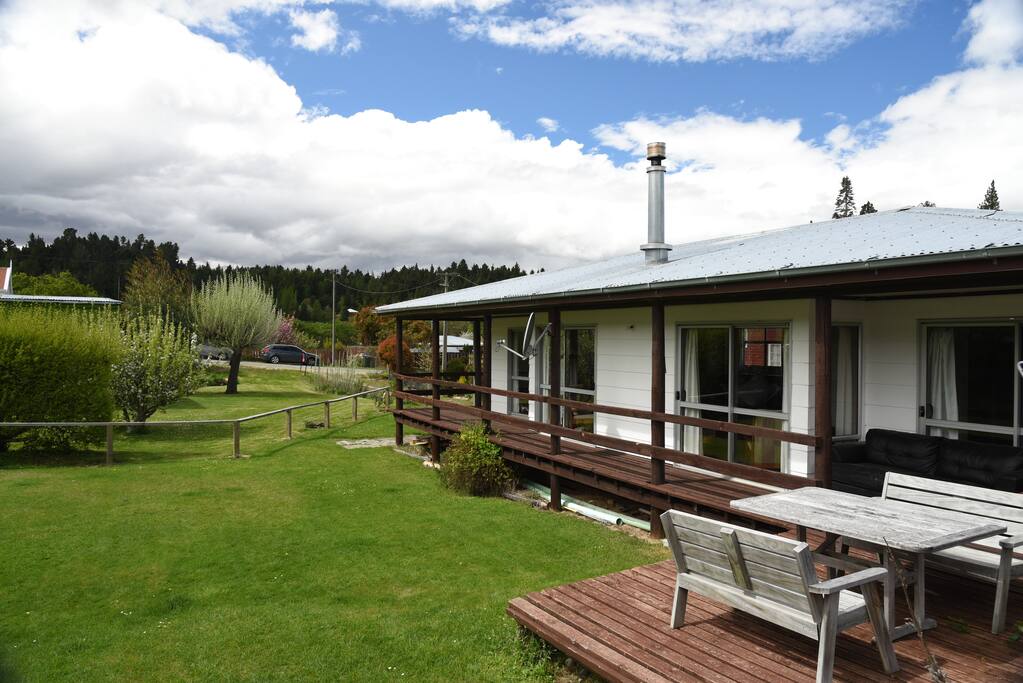 Deck and bbq area