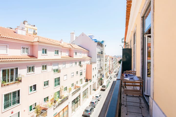 Modern Antique Boutique Duplex Rooftop Flat Lisbon gallery image 4