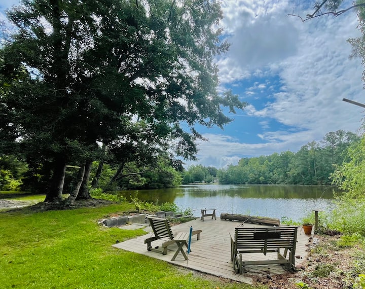 Lake House w/open pool 10 min >Beach Dog friendly