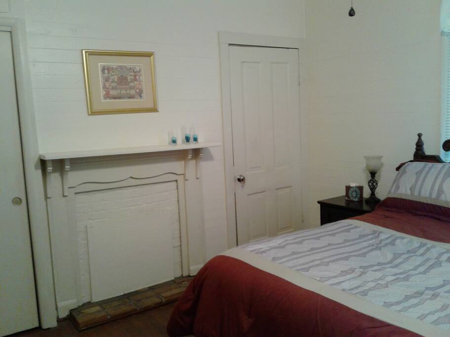 Master Bedroom/kingbed