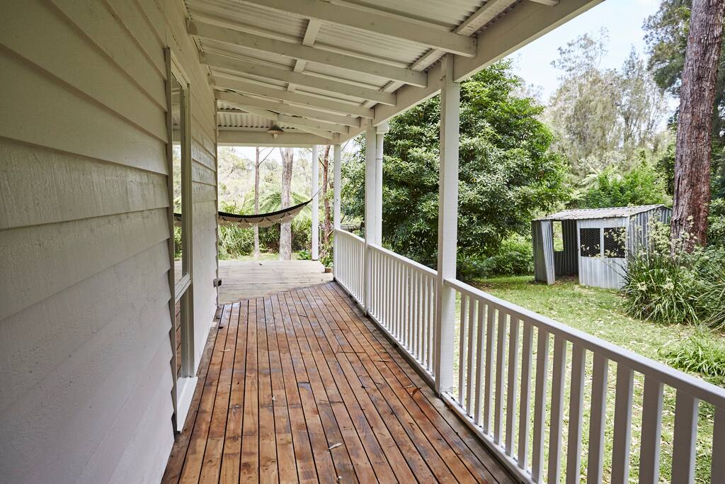 Cottage 360 degree deck.