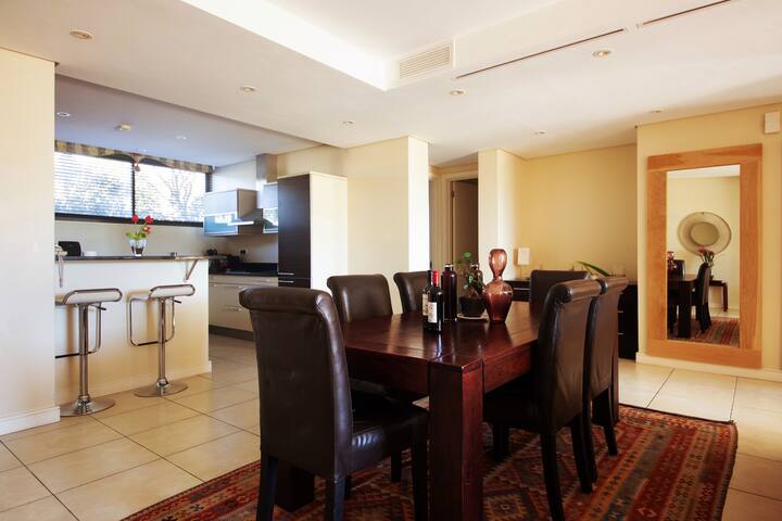 Waterfront Marina Apartment gallery image 4