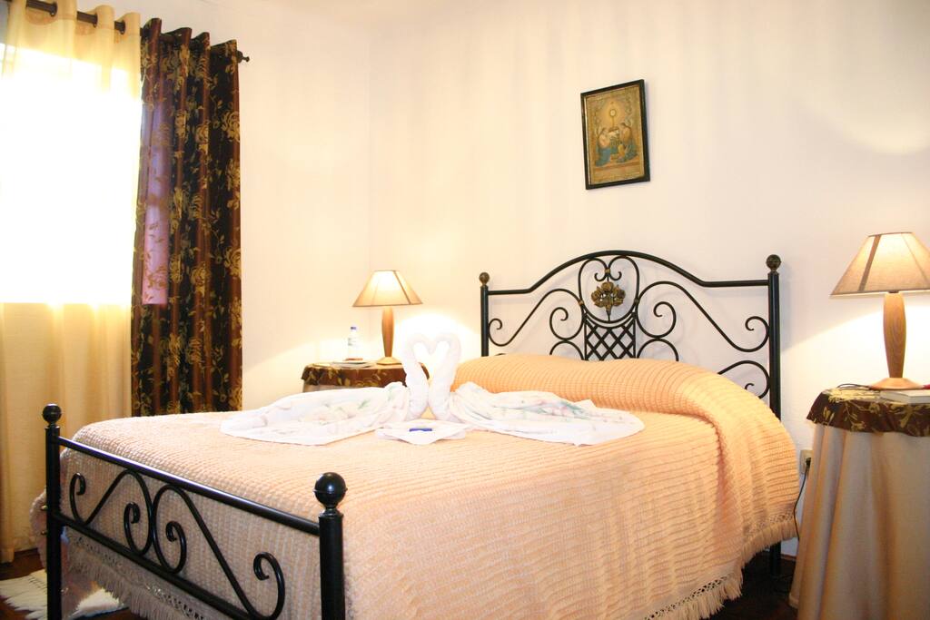 Quarto duplo com casa de banho privada