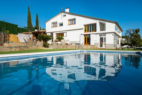 Casa Mirestany-Wonderful house with amazing views