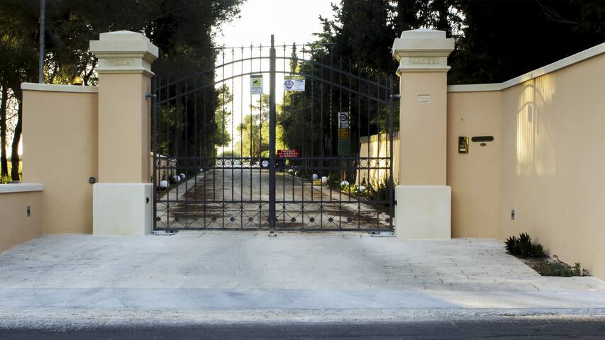 Relaxing Villa in the pine forest and by the sea gallery image 2