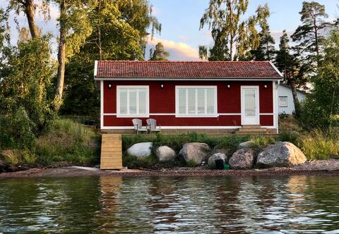 Cabin by the sea, close to both Stockholm and Vaxholm.