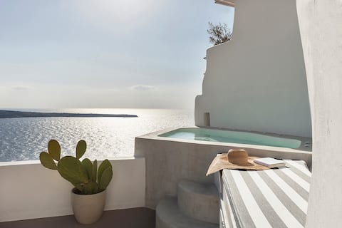 Fisherman's Cave House by Spitia Santorini