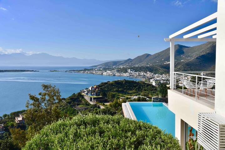 INFINITY ART VILLA gallery image 3