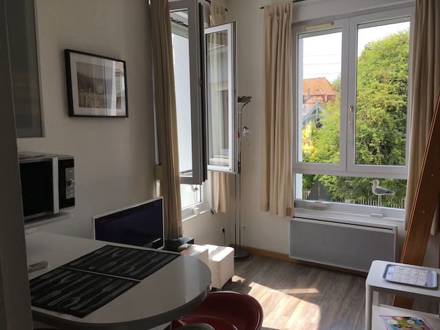 Studio cosy hyper centre, plage + Wi-Fi