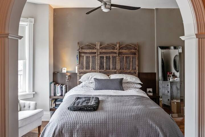 Gorgeous Renovated Victorian Roncesvalles Village gallery image 2