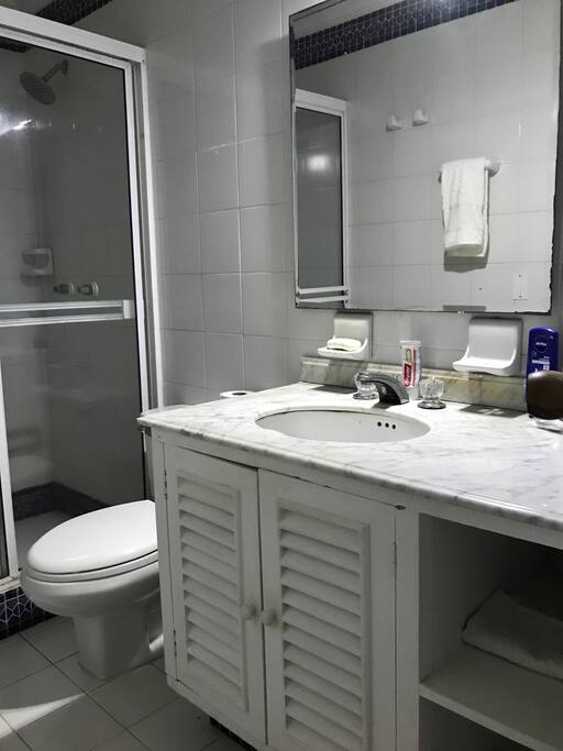 Baño de tu habitación