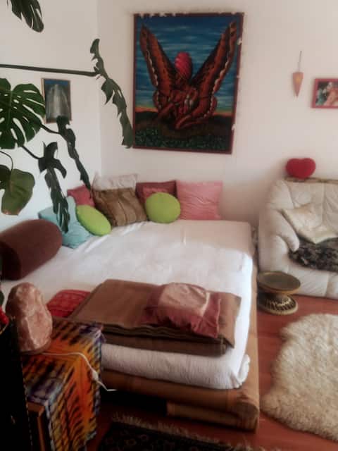 Erfolgreiche Airbnb-Immobilie: Quiet, central, cozy, 8 min. to Marienplatz in München