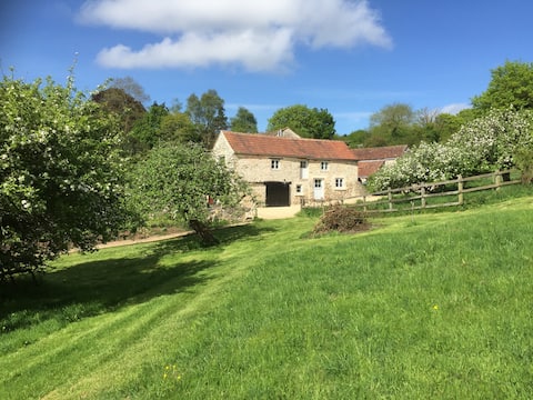 Beautiful barn with outstanding views.