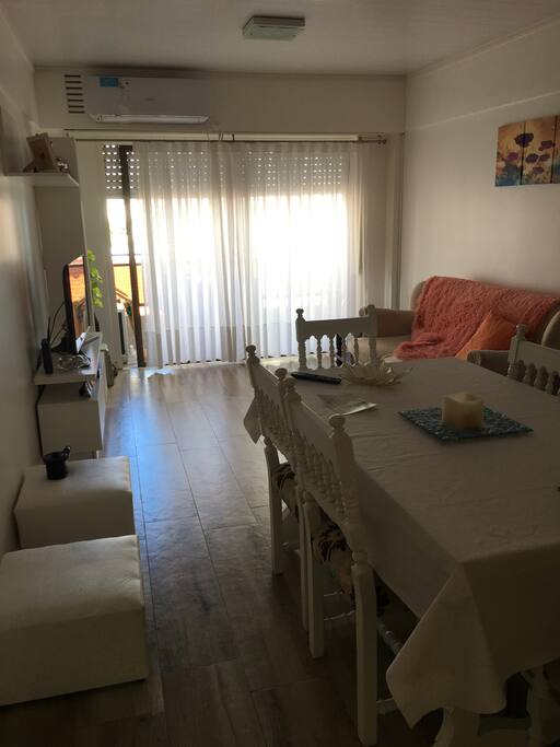 Living comedor. Smart tv. Netflix
