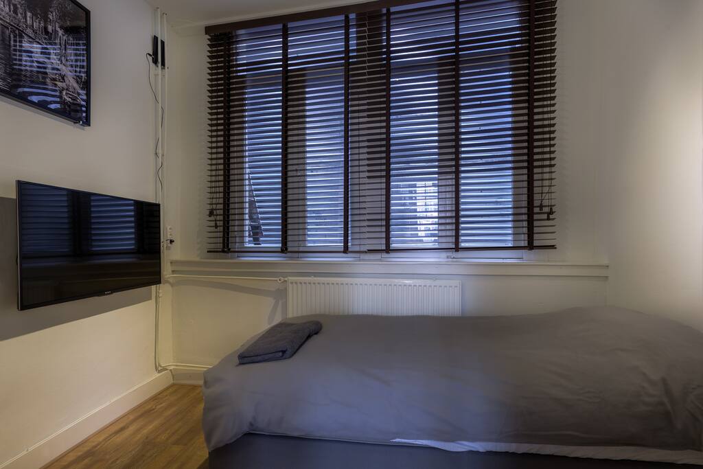 room1