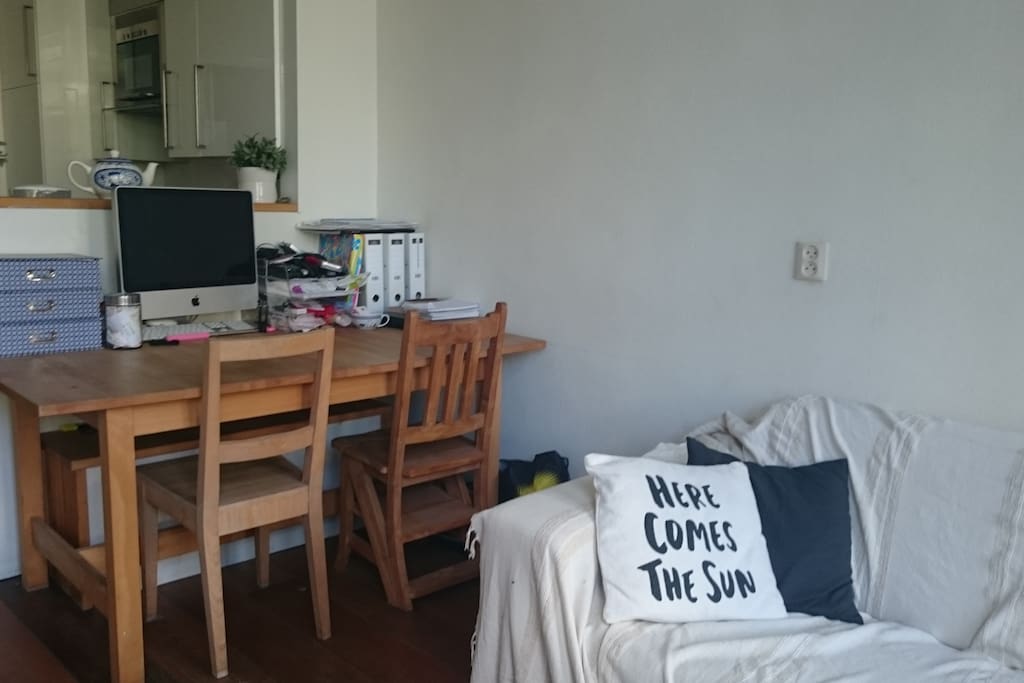 The table can transform for 6 people