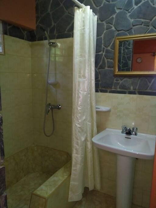 Baño primer dormitorio