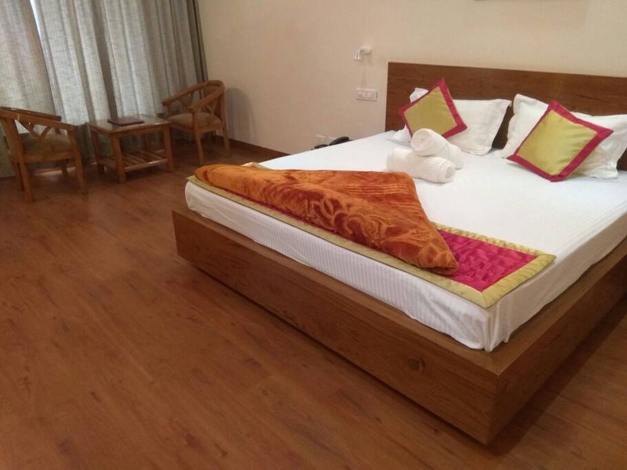 Dlx. Room