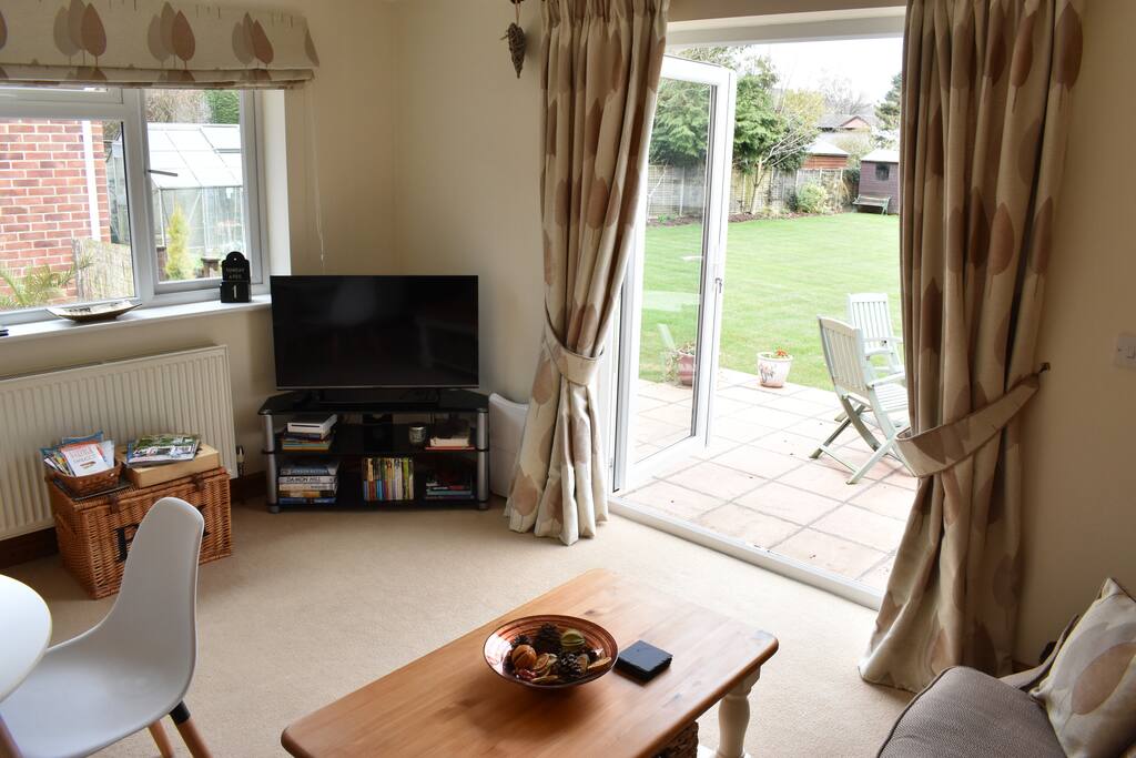Garden room includes 40" Smart TV
