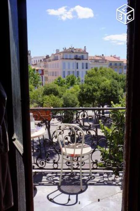 le balcon d'une des chambres