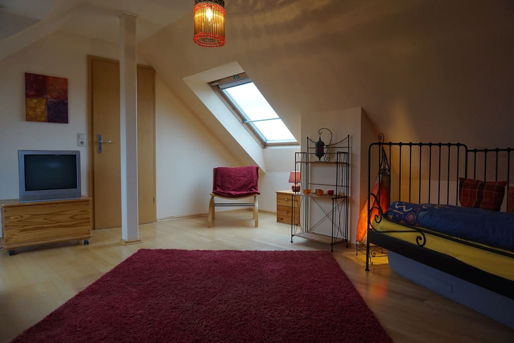 You can watch TV and relax in a nice atmosphere.
Out of the window you can see the castle.