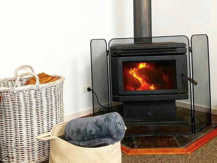 Spa-beaches-pet Friendly
Spacious Coastal Retreat - Broulee