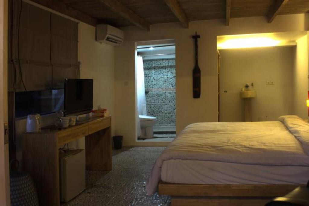 Each room is air conditioned and has a flat-screen TV & sitting area to relax in after a busy day. A terrace or balcony are featured in certain rooms.