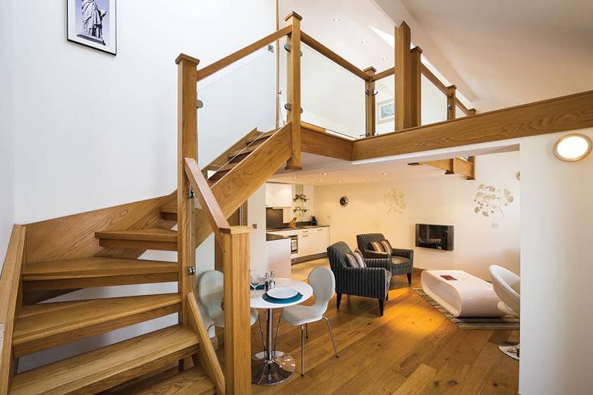 6 Ashbrook Mews