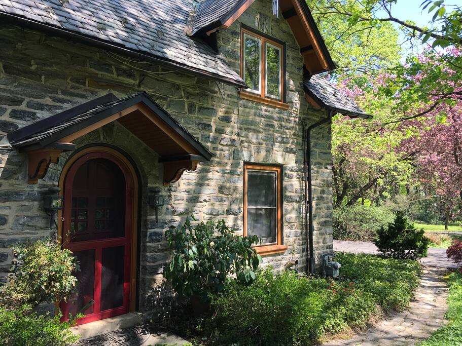 Private Side Entrance
