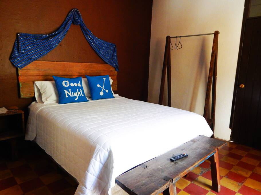 Private room (Queen Bed)