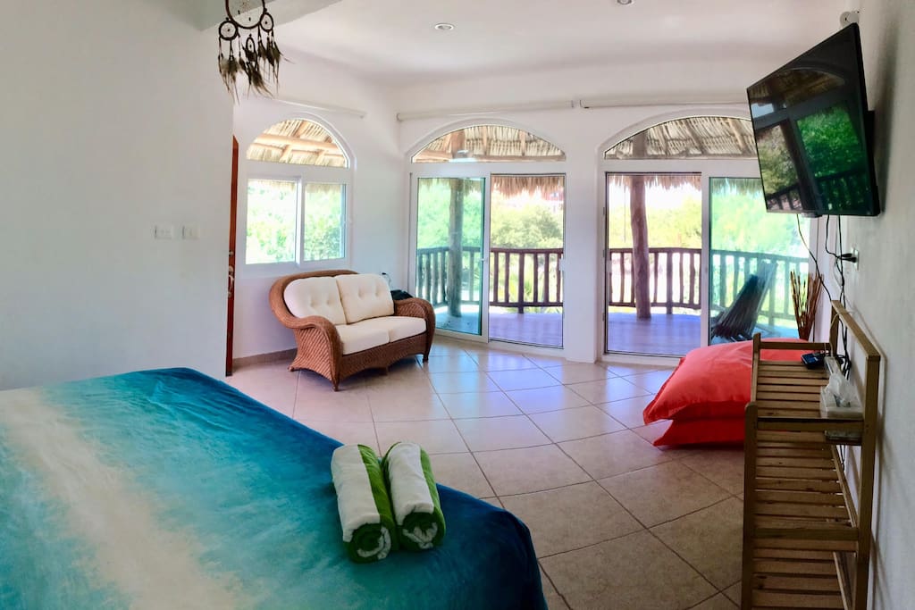 The Room: comfort and the ocean view