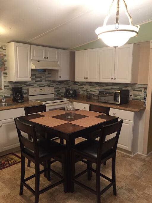 Eat in kitchen