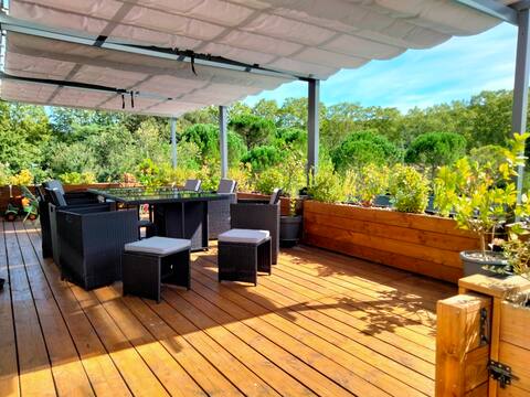 Air-conditioned house with heated pool
