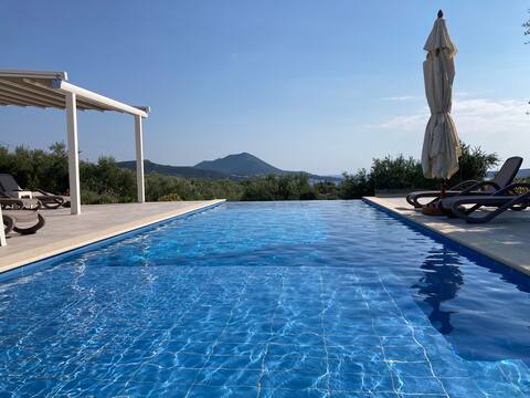 Villa Peloponnese for 6, with private pool