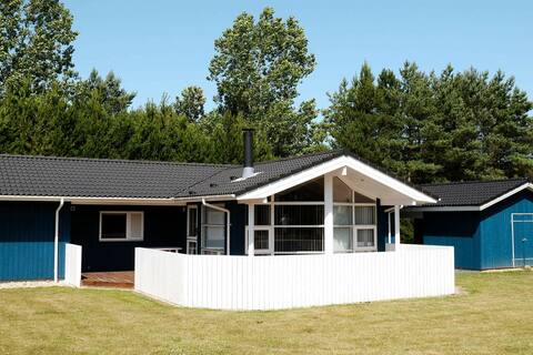 6 person holiday home in oksbøl