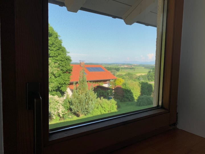 Aussicht Schlafzimmer 1 mit 42 Zoll TV und Doppelbett 1,80 x 2,00 m