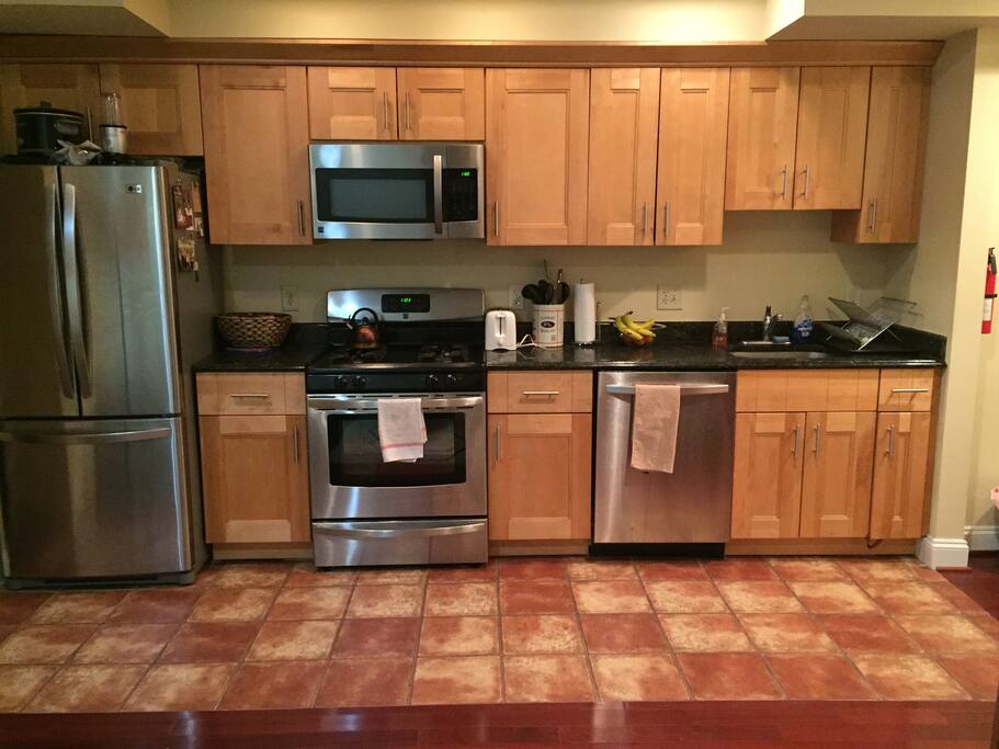 Fully furnished kitchen.