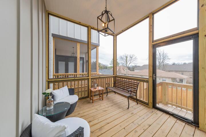 Luxury House/Near Gulch/Rooftop/4King 4Queen 2Twin gallery image 3