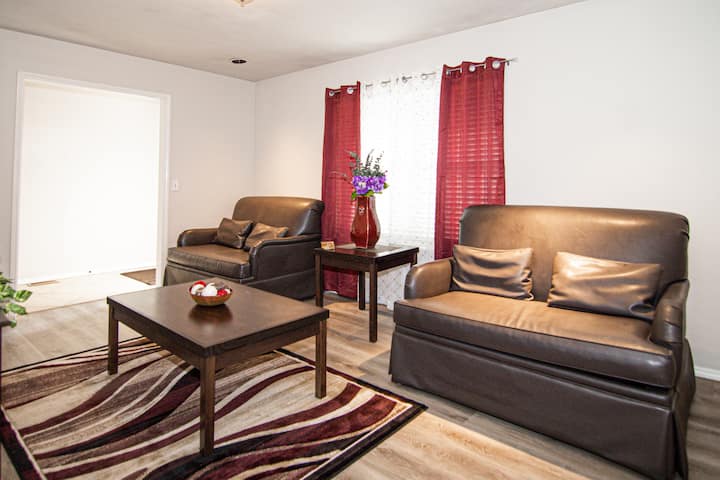⭐️Tlc Comfy Cozy Nest Near Remington Park/downtown❤️ - Oklahoma City, OK